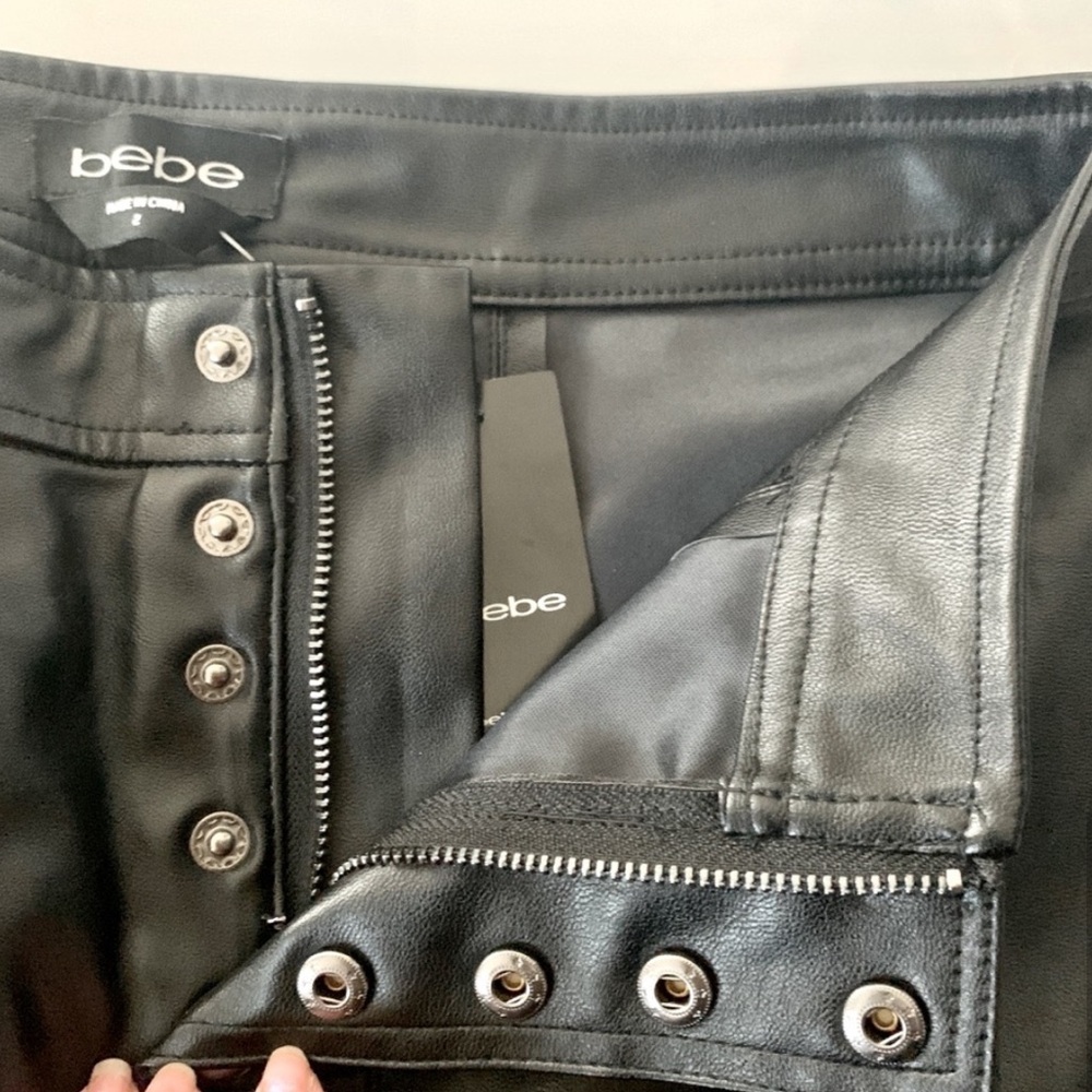 ๐ค Bebe Black Leather Button Front Seamed Leggings - Picture 6 of 15